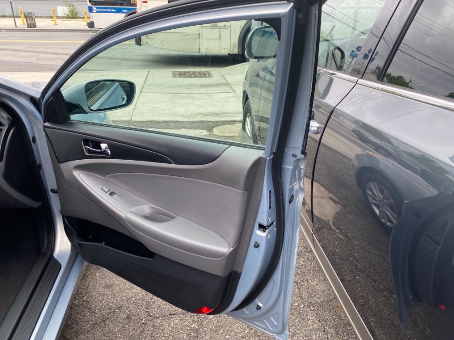 2013 Hyundai Sonata 4dr Sdn 2.4L Auto SE, available for sale in Middle Village, New York | Middle Village Motors . Middle Village, New York 2013 Hyundai Sonata 4dr Sdn 2.4L Auto SE, available for sale in Middle Village, New York | Middle Village Motors . Middle Village, New York
