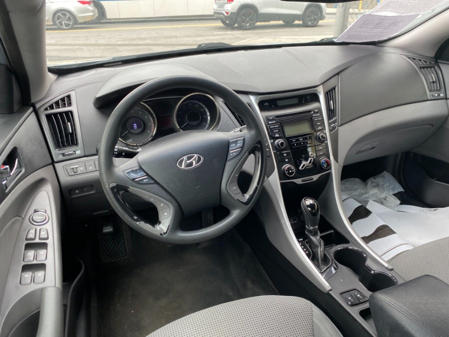 2013 Hyundai Sonata 4dr Sdn 2.4L Auto SE, available for sale in Middle Village, New York | Middle Village Motors . Middle Village, New York 2013 Hyundai Sonata 4dr Sdn 2.4L Auto SE, available for sale in Middle Village, New York | Middle Village Motors . Middle Village, New York