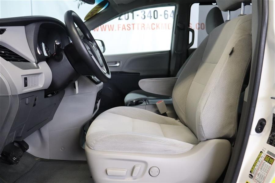 Used Toyota Sienna LE 2015 | Fast Track Motors. Paterson, New Jersey Used Toyota Sienna LE 2015 | Fast Track Motors. Paterson, New Jersey