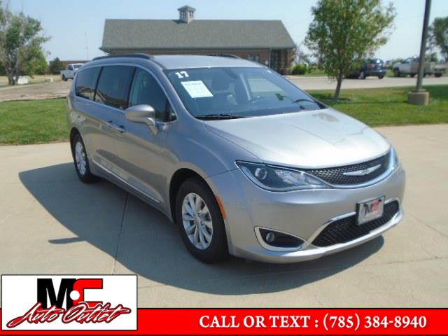 2017 Chrysler Pacifica Touring-L FWD, available for sale in Colby, Kansas | M C Auto Outlet Inc. Colby, Kansas