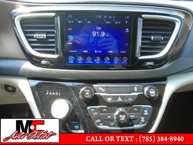 2017 Chrysler Pacifica Touring-L FWD, available for sale in Colby, Kansas | M C Auto Outlet Inc. Colby, Kansas 2017 Chrysler Pacifica Touring-L FWD, available for sale in Colby, Kansas | M C Auto Outlet Inc. Colby, Kansas