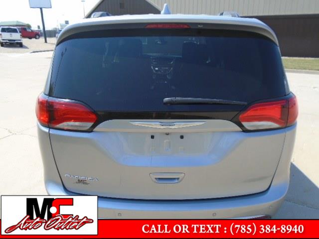 2017 Chrysler Pacifica Touring-L FWD, available for sale in Colby, Kansas | M C Auto Outlet Inc. Colby, Kansas 2017 Chrysler Pacifica Touring-L FWD, available for sale in Colby, Kansas | M C Auto Outlet Inc. Colby, Kansas