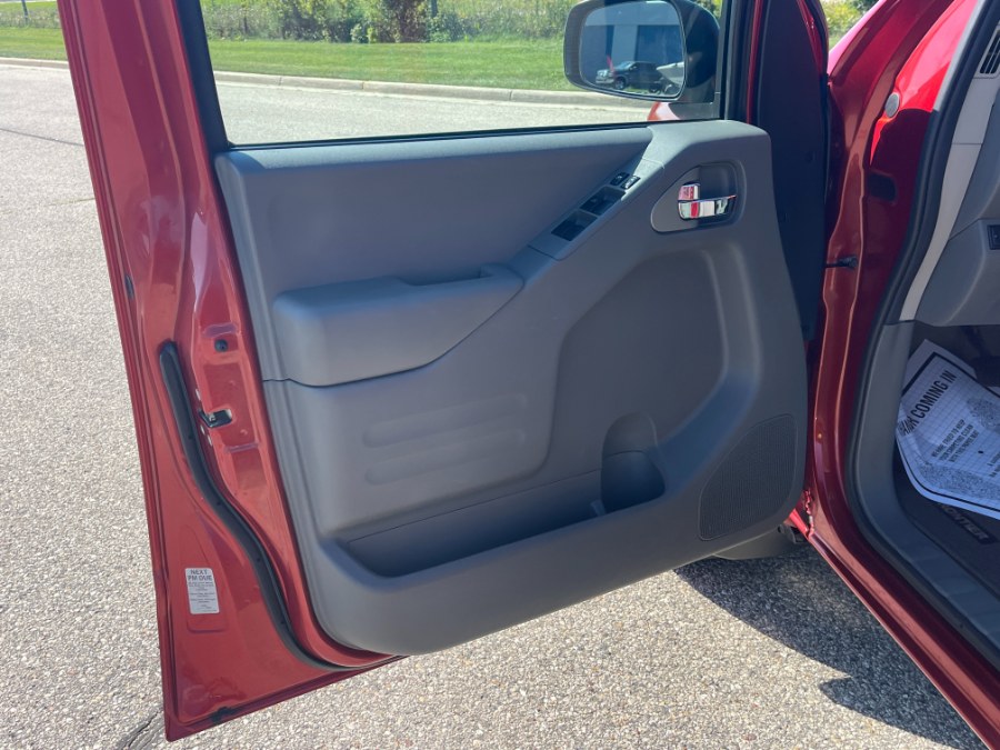 Used Nissan Frontier 4WD Crew Cab SWB Auto PRO-4X 2015 | Geneva Motor Cars. Darien, Wisconsin Used Nissan Frontier 4WD Crew Cab SWB Auto PRO-4X 2015 | Geneva Motor Cars. Darien, Wisconsin