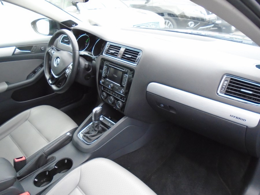 2015 Volkswagen Jetta Sedan 4dr DSG Hybrid SEL Premium, available for sale in Waterbury, Connecticut | Jim Juliani Motors. Waterbury, Connecticut 2015 Volkswagen Jetta Sedan 4dr DSG Hybrid SEL Premium, available for sale in Waterbury, Connecticut | Jim Juliani Motors. Waterbury, Connecticut