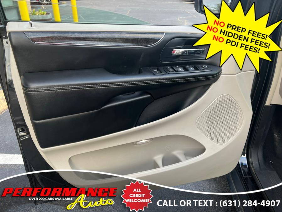2015 Chrysler Town & Country 4dr Wgn Touring-L, available for sale in Bohemia, New York | Performance Auto Inc. Bohemia, New York 2015 Chrysler Town & Country 4dr Wgn Touring-L, available for sale in Bohemia, New York | Performance Auto Inc. Bohemia, New York