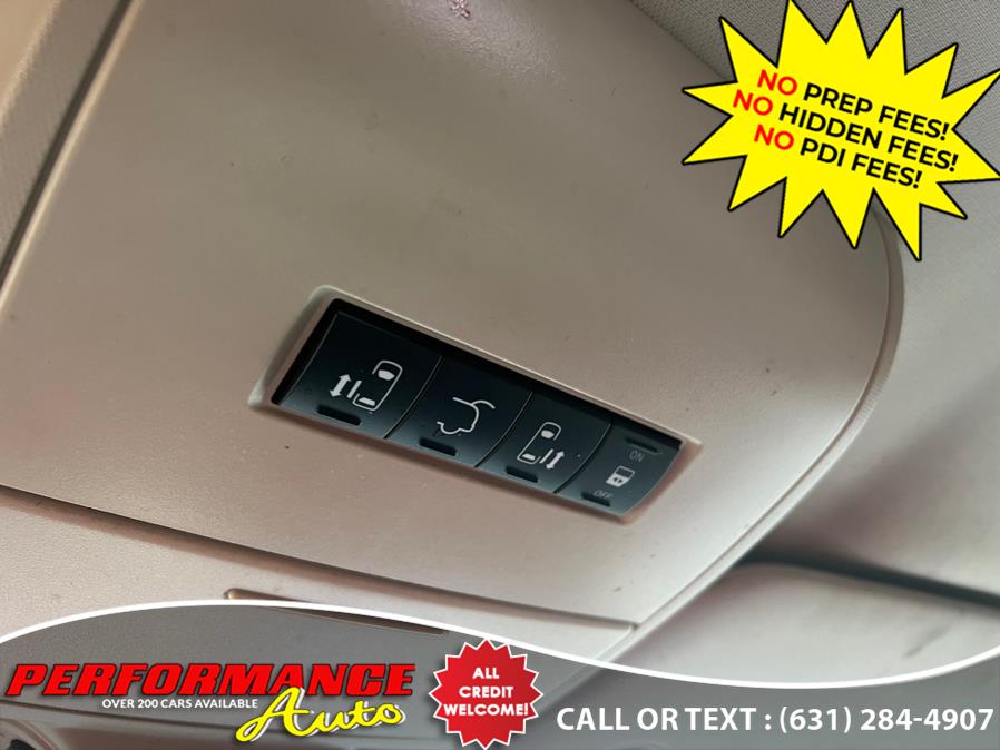 2015 Chrysler Town & Country 4dr Wgn Touring-L, available for sale in Bohemia, New York | Performance Auto Inc. Bohemia, New York 2015 Chrysler Town & Country 4dr Wgn Touring-L, available for sale in Bohemia, New York | Performance Auto Inc. Bohemia, New York