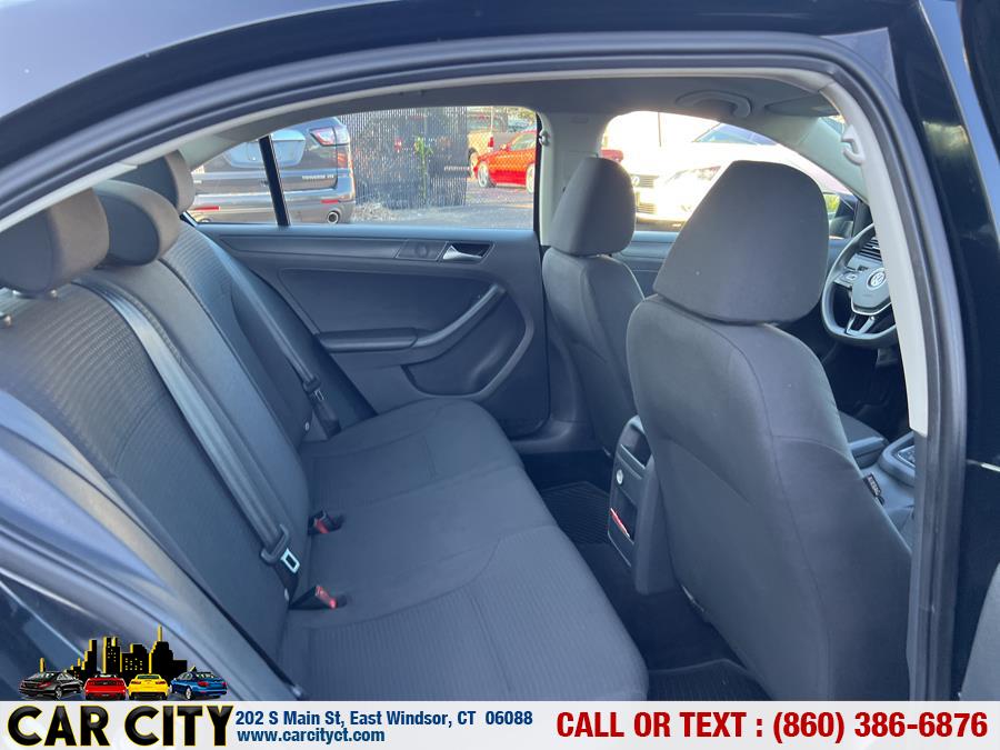 2015 Volkswagen Jetta Sedan 4dr Auto 2.0L S, available for sale in East Windsor, Connecticut | Car City LLC. East Windsor, Connecticut 2015 Volkswagen Jetta Sedan 4dr Auto 2.0L S, available for sale in East Windsor, Connecticut | Car City LLC. East Windsor, Connecticut