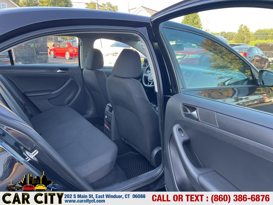 2015 Volkswagen Jetta Sedan 4dr Auto 2.0L S, available for sale in East Windsor, Connecticut | Car City LLC. East Windsor, Connecticut 2015 Volkswagen Jetta Sedan 4dr Auto 2.0L S, available for sale in East Windsor, Connecticut | Car City LLC. East Windsor, Connecticut