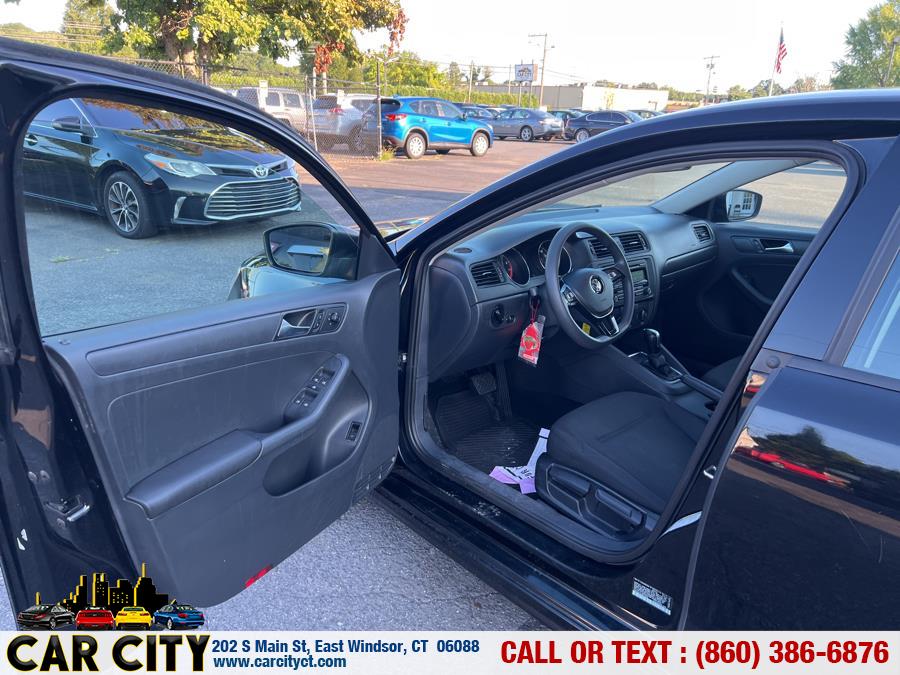 2015 Volkswagen Jetta Sedan 4dr Auto 2.0L S, available for sale in East Windsor, Connecticut | Car City LLC. East Windsor, Connecticut 2015 Volkswagen Jetta Sedan 4dr Auto 2.0L S, available for sale in East Windsor, Connecticut | Car City LLC. East Windsor, Connecticut