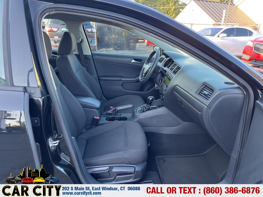 2015 Volkswagen Jetta Sedan 4dr Auto 2.0L S, available for sale in East Windsor, Connecticut | Car City LLC. East Windsor, Connecticut 2015 Volkswagen Jetta Sedan 4dr Auto 2.0L S, available for sale in East Windsor, Connecticut | Car City LLC. East Windsor, Connecticut