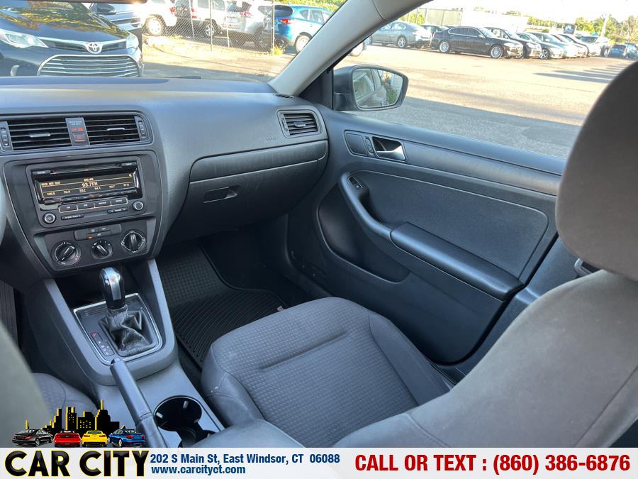2015 Volkswagen Jetta Sedan 4dr Auto 2.0L S, available for sale in East Windsor, Connecticut | Car City LLC. East Windsor, Connecticut 2015 Volkswagen Jetta Sedan 4dr Auto 2.0L S, available for sale in East Windsor, Connecticut | Car City LLC. East Windsor, Connecticut