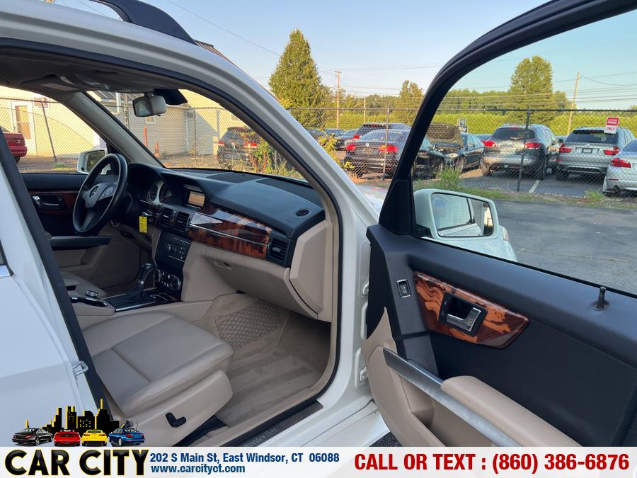 2010 Mercedes-Benz GLK-Class 4MATIC 4dr GLK350, available for sale in East Windsor, Connecticut | Car City LLC. East Windsor, Connecticut 2010 Mercedes-Benz GLK-Class 4MATIC 4dr GLK350, available for sale in East Windsor, Connecticut | Car City LLC. East Windsor, Connecticut