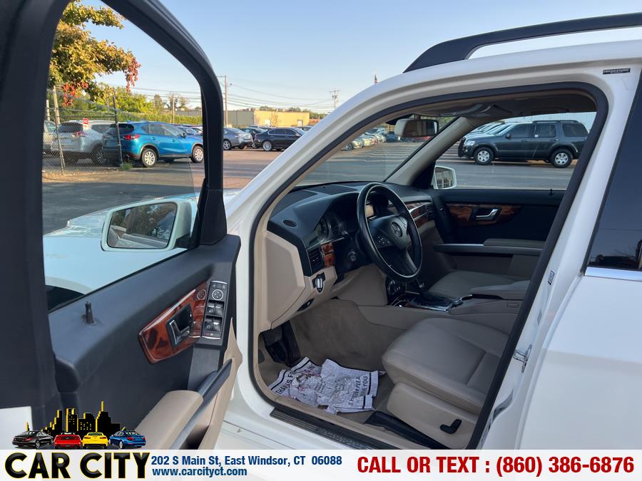 2010 Mercedes-Benz GLK-Class 4MATIC 4dr GLK350, available for sale in East Windsor, Connecticut | Car City LLC. East Windsor, Connecticut 2010 Mercedes-Benz GLK-Class 4MATIC 4dr GLK350, available for sale in East Windsor, Connecticut | Car City LLC. East Windsor, Connecticut