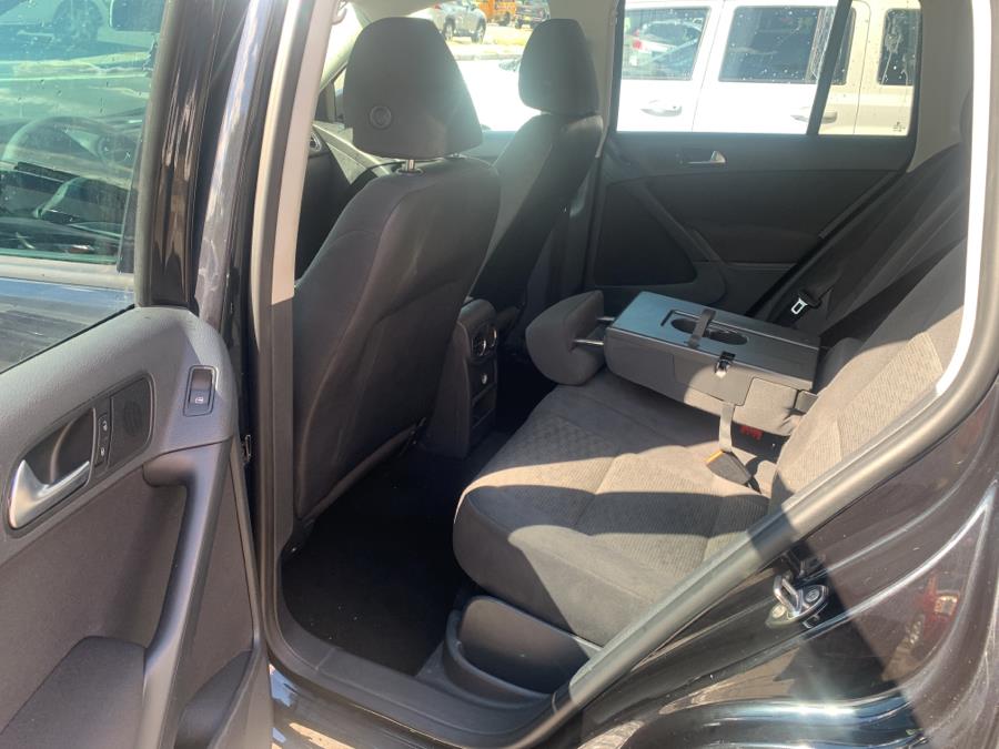 Used Volkswagen Tiguan 4WD 4dr Auto SE w/Sunroof & Nav 2012 | Rubber Bros Auto World. Brooklyn, New York Used Volkswagen Tiguan 4WD 4dr Auto SE w/Sunroof & Nav 2012 | Rubber Bros Auto World. Brooklyn, New York