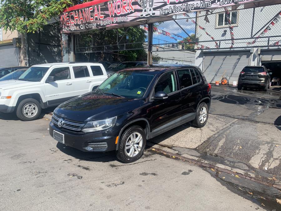 Used Volkswagen Tiguan 4WD 4dr Auto SE w/Sunroof & Nav 2012 | Rubber Bros Auto World. Brooklyn, New York Used Volkswagen Tiguan 4WD 4dr Auto SE w/Sunroof & Nav 2012 | Rubber Bros Auto World. Brooklyn, New York