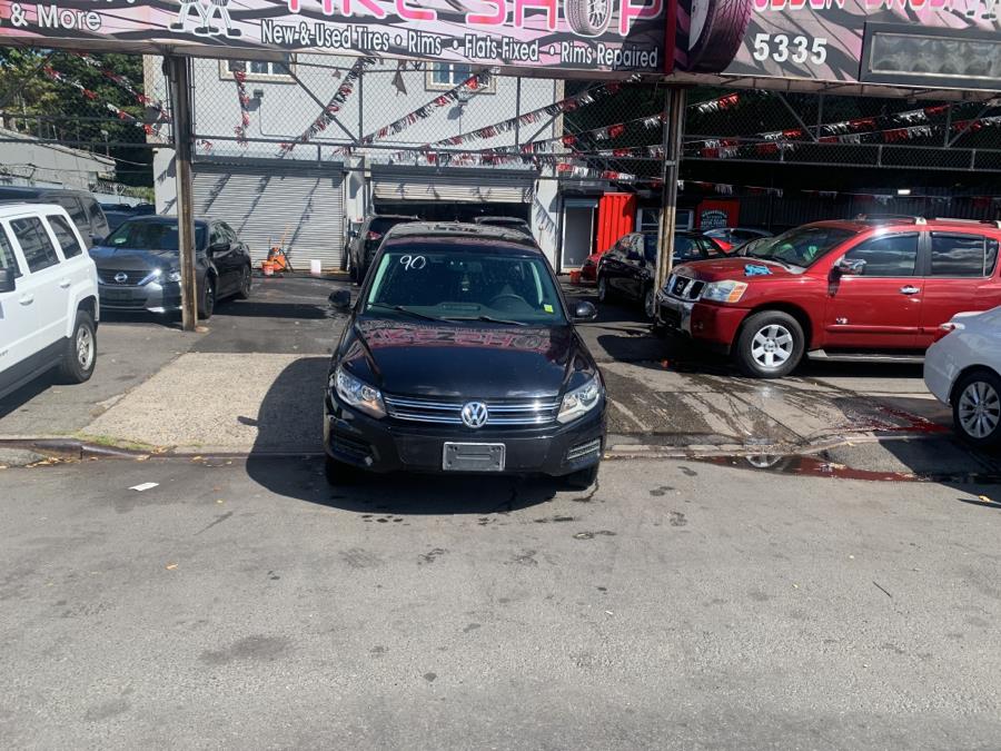 Used Volkswagen Tiguan 4WD 4dr Auto SE w/Sunroof & Nav 2012 | Rubber Bros Auto World. Brooklyn, New York Used Volkswagen Tiguan 4WD 4dr Auto SE w/Sunroof & Nav 2012 | Rubber Bros Auto World. Brooklyn, New York