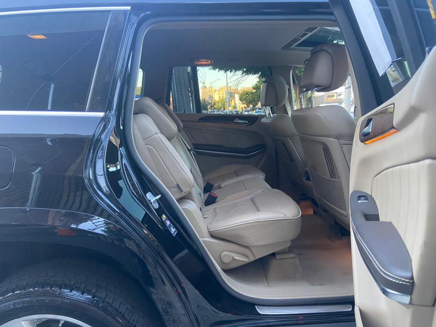 2014 Mercedes-Benz GL-Class 4MATIC 4dr GL550, available for sale in Newark, New Jersey | Champion Auto Sales. Newark, New Jersey 2014 Mercedes-Benz GL-Class 4MATIC 4dr GL550, available for sale in Newark, New Jersey | Champion Auto Sales. Newark, New Jersey