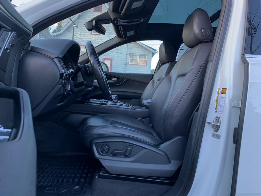 Used Audi Q7 3.0 TFSI Premium Plus 2017 | Champion Auto Hillside. Hillside, New Jersey Used Audi Q7 3.0 TFSI Premium Plus 2017 | Champion Auto Hillside. Hillside, New Jersey
