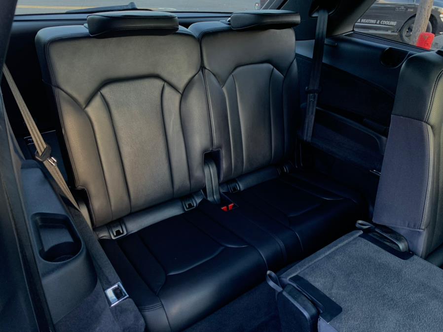 Used Audi Q7 3.0 TFSI Premium Plus 2017 | Champion Auto Hillside. Hillside, New Jersey Used Audi Q7 3.0 TFSI Premium Plus 2017 | Champion Auto Hillside. Hillside, New Jersey