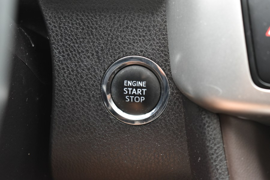 2016 Toyota Highlander AWD 4dr V6 XLE, available for sale in Waterbury, Connecticut | Highline Car Connection. Waterbury, Connecticut 2016 Toyota Highlander AWD 4dr V6 XLE, available for sale in Waterbury, Connecticut | Highline Car Connection. Waterbury, Connecticut