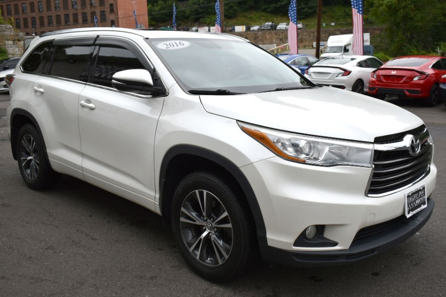 2016 Toyota Highlander AWD 4dr V6 XLE, available for sale in Waterbury, Connecticut | Highline Car Connection. Waterbury, Connecticut 2016 Toyota Highlander AWD 4dr V6 XLE, available for sale in Waterbury, Connecticut | Highline Car Connection. Waterbury, Connecticut