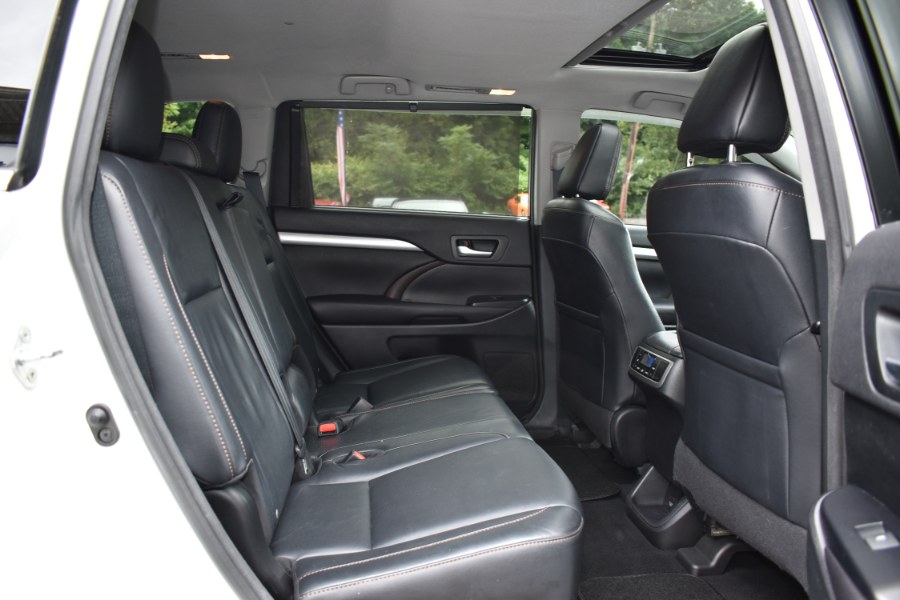 2016 Toyota Highlander AWD 4dr V6 XLE, available for sale in Waterbury, Connecticut | Highline Car Connection. Waterbury, Connecticut 2016 Toyota Highlander AWD 4dr V6 XLE, available for sale in Waterbury, Connecticut | Highline Car Connection. Waterbury, Connecticut