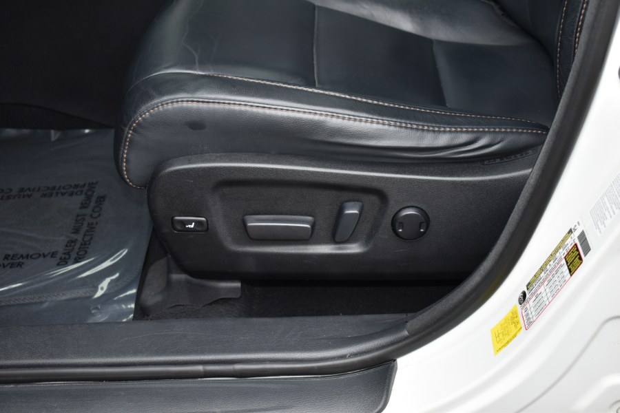 2016 Toyota Highlander AWD 4dr V6 XLE, available for sale in Waterbury, Connecticut | Highline Car Connection. Waterbury, Connecticut 2016 Toyota Highlander AWD 4dr V6 XLE, available for sale in Waterbury, Connecticut | Highline Car Connection. Waterbury, Connecticut