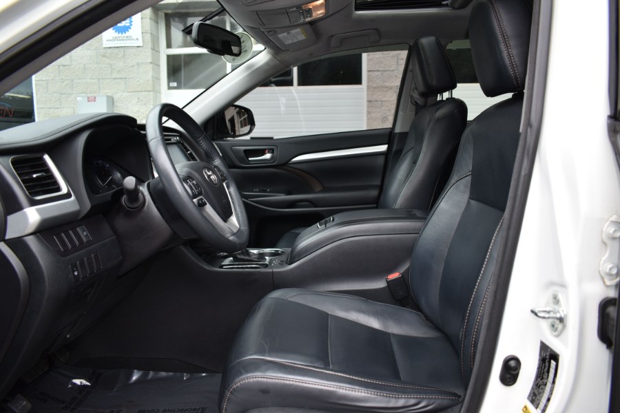 2016 Toyota Highlander AWD 4dr V6 XLE, available for sale in Waterbury, Connecticut | Highline Car Connection. Waterbury, Connecticut 2016 Toyota Highlander AWD 4dr V6 XLE, available for sale in Waterbury, Connecticut | Highline Car Connection. Waterbury, Connecticut