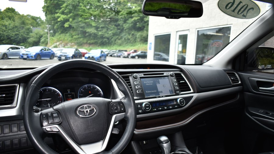 2016 Toyota Highlander AWD 4dr V6 XLE, available for sale in Waterbury, Connecticut | Highline Car Connection. Waterbury, Connecticut 2016 Toyota Highlander AWD 4dr V6 XLE, available for sale in Waterbury, Connecticut | Highline Car Connection. Waterbury, Connecticut