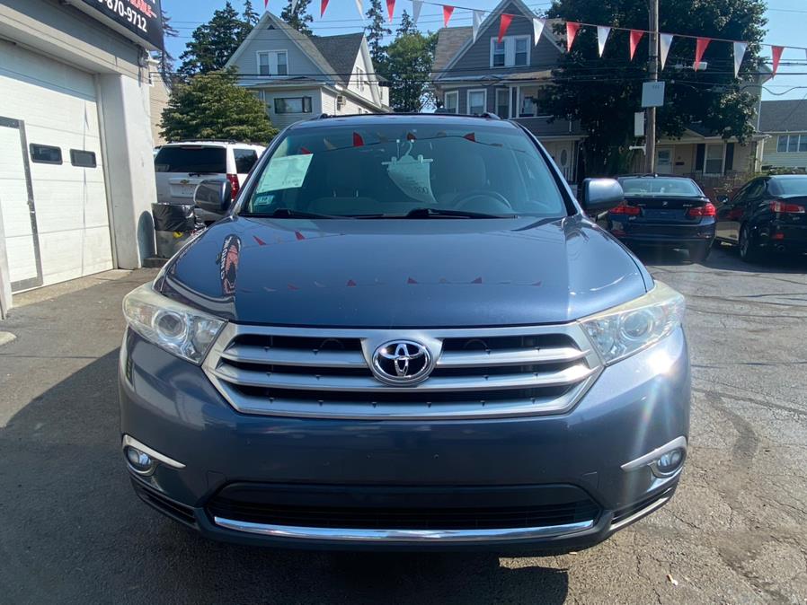 Used Toyota Highlander 4WD 4dr V6 SE (Natl) 2013 | CT Auto. Bridgeport, Connecticut Used Toyota Highlander 4WD 4dr V6 SE (Natl) 2013 | CT Auto. Bridgeport, Connecticut