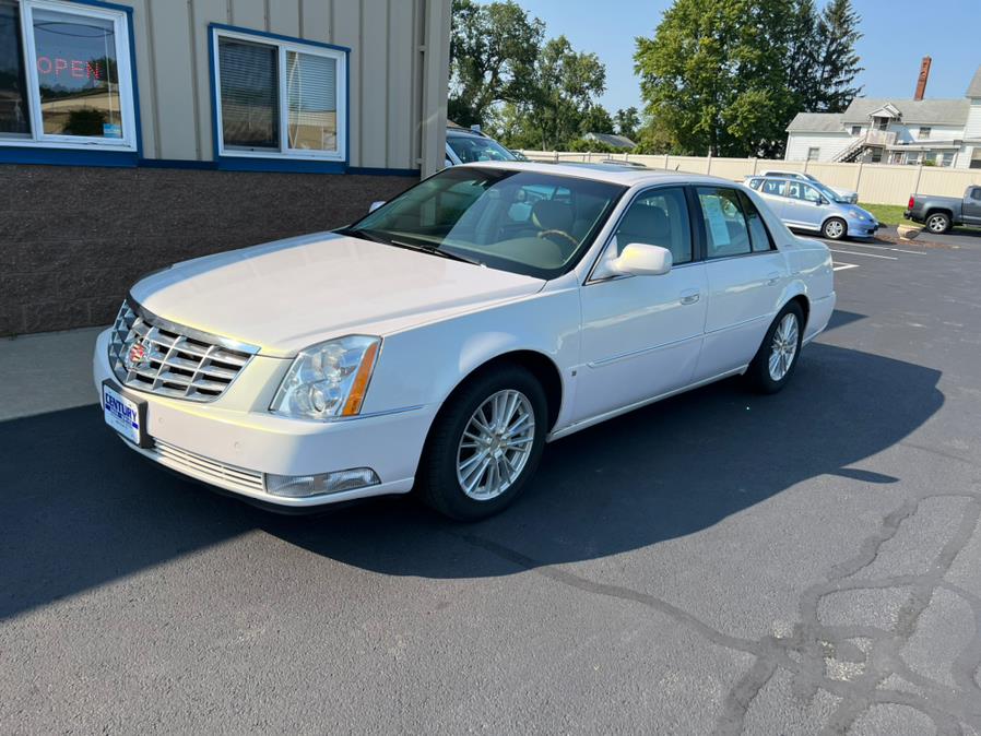 2006 Cadillac DTS 4dr Sdn w/1SB, available for sale in East Windsor, Connecticut | Century Auto And Truck. East Windsor, Connecticut