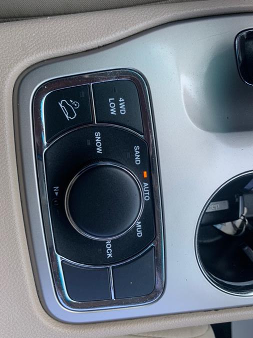 2014 Jeep Grand Cherokee 4WD 4dr LIMITED, available for sale in Taunton, Massachusetts | Rt 138 Auto Center Inc . Taunton, Massachusetts 2014 Jeep Grand Cherokee 4WD 4dr LIMITED, available for sale in Taunton, Massachusetts | Rt 138 Auto Center Inc . Taunton, Massachusetts