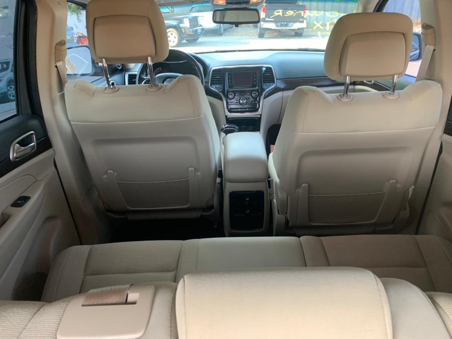 2014 Jeep Grand Cherokee 4WD 4dr LIMITED, available for sale in Taunton, Massachusetts | Rt 138 Auto Center Inc . Taunton, Massachusetts 2014 Jeep Grand Cherokee 4WD 4dr LIMITED, available for sale in Taunton, Massachusetts | Rt 138 Auto Center Inc . Taunton, Massachusetts