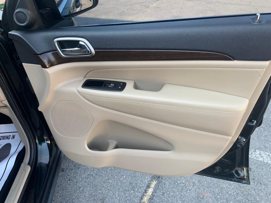 2014 Jeep Grand Cherokee 4WD 4dr LIMITED, available for sale in Taunton, Massachusetts | Rt 138 Auto Center Inc . Taunton, Massachusetts 2014 Jeep Grand Cherokee 4WD 4dr LIMITED, available for sale in Taunton, Massachusetts | Rt 138 Auto Center Inc . Taunton, Massachusetts