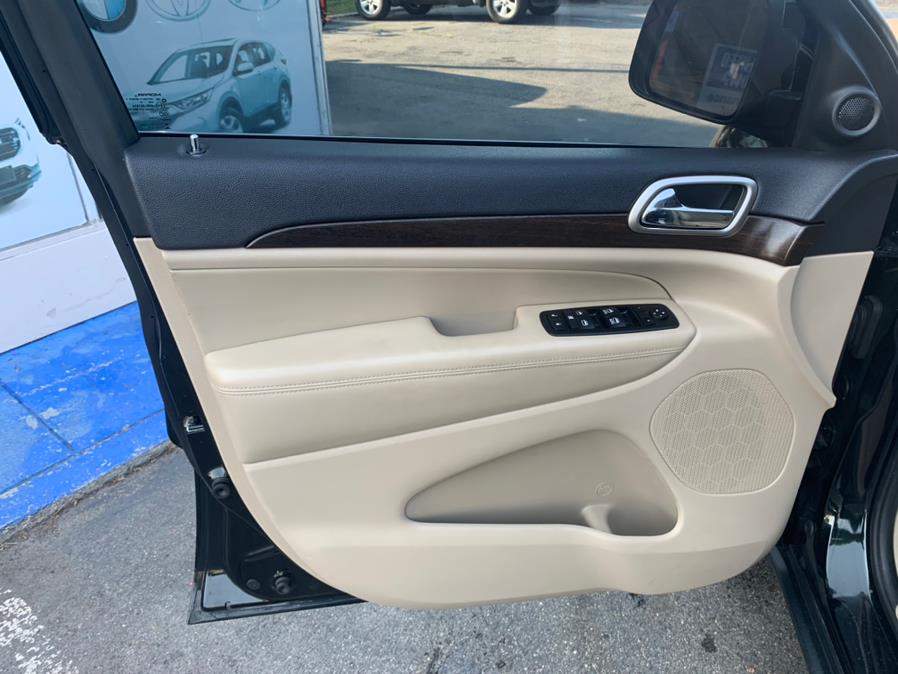 2014 Jeep Grand Cherokee 4WD 4dr LIMITED, available for sale in Taunton, Massachusetts | Rt 138 Auto Center Inc . Taunton, Massachusetts 2014 Jeep Grand Cherokee 4WD 4dr LIMITED, available for sale in Taunton, Massachusetts | Rt 138 Auto Center Inc . Taunton, Massachusetts