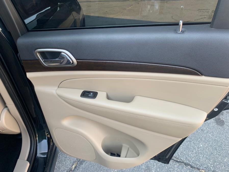 2014 Jeep Grand Cherokee 4WD 4dr LIMITED, available for sale in Taunton, Massachusetts | Rt 138 Auto Center Inc . Taunton, Massachusetts 2014 Jeep Grand Cherokee 4WD 4dr LIMITED, available for sale in Taunton, Massachusetts | Rt 138 Auto Center Inc . Taunton, Massachusetts