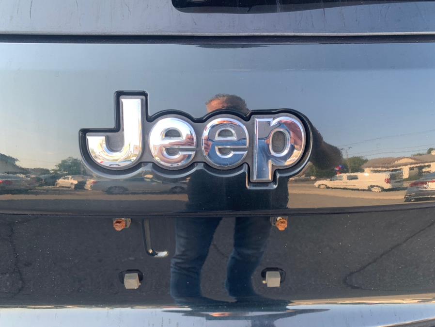 2014 Jeep Grand Cherokee 4WD 4dr LIMITED, available for sale in Taunton, Massachusetts | Rt 138 Auto Center Inc . Taunton, Massachusetts 2014 Jeep Grand Cherokee 4WD 4dr LIMITED, available for sale in Taunton, Massachusetts | Rt 138 Auto Center Inc . Taunton, Massachusetts