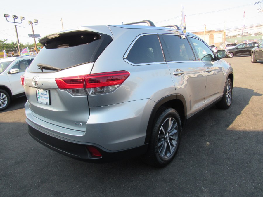 2019 Toyota Highlander XLE V6 FWD (Natl), available for sale in Irvington, New Jersey | NJ Used Cars Center. Irvington, New Jersey 2019 Toyota Highlander XLE V6 FWD (Natl), available for sale in Irvington, New Jersey | NJ Used Cars Center. Irvington, New Jersey