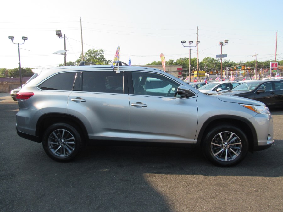 2019 Toyota Highlander XLE V6 FWD (Natl), available for sale in Irvington, New Jersey | NJ Used Cars Center. Irvington, New Jersey 2019 Toyota Highlander XLE V6 FWD (Natl), available for sale in Irvington, New Jersey | NJ Used Cars Center. Irvington, New Jersey