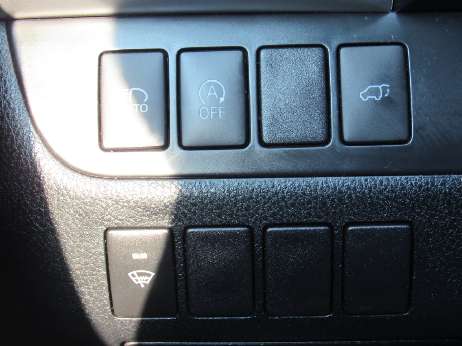 2019 Toyota Highlander XLE V6 FWD (Natl), available for sale in Irvington, New Jersey | NJ Used Cars Center. Irvington, New Jersey 2019 Toyota Highlander XLE V6 FWD (Natl), available for sale in Irvington, New Jersey | NJ Used Cars Center. Irvington, New Jersey