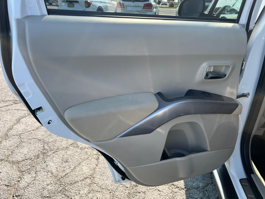 Used Mitsubishi Outlander 4WD 4dr SE 2012 | Prestige Pre-Owned Motors Inc. New Windsor, New York Used Mitsubishi Outlander 4WD 4dr SE 2012 | Prestige Pre-Owned Motors Inc. New Windsor, New York