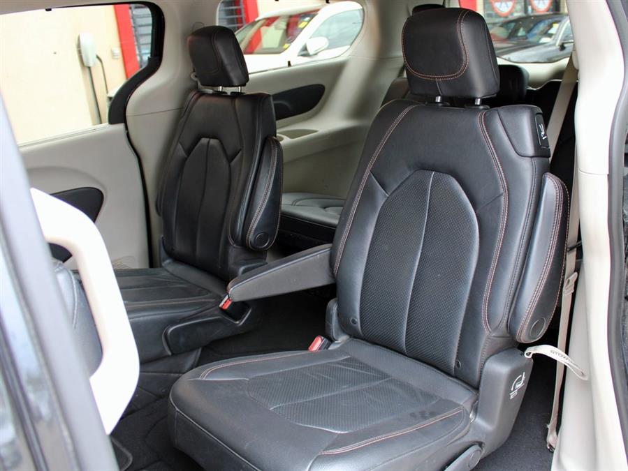 2020 Chrysler Pacifica Touring L, available for sale in Great Neck, New York | Auto Expo Ent Inc.. Great Neck, New York 2020 Chrysler Pacifica Touring L, available for sale in Great Neck, New York | Auto Expo Ent Inc.. Great Neck, New York