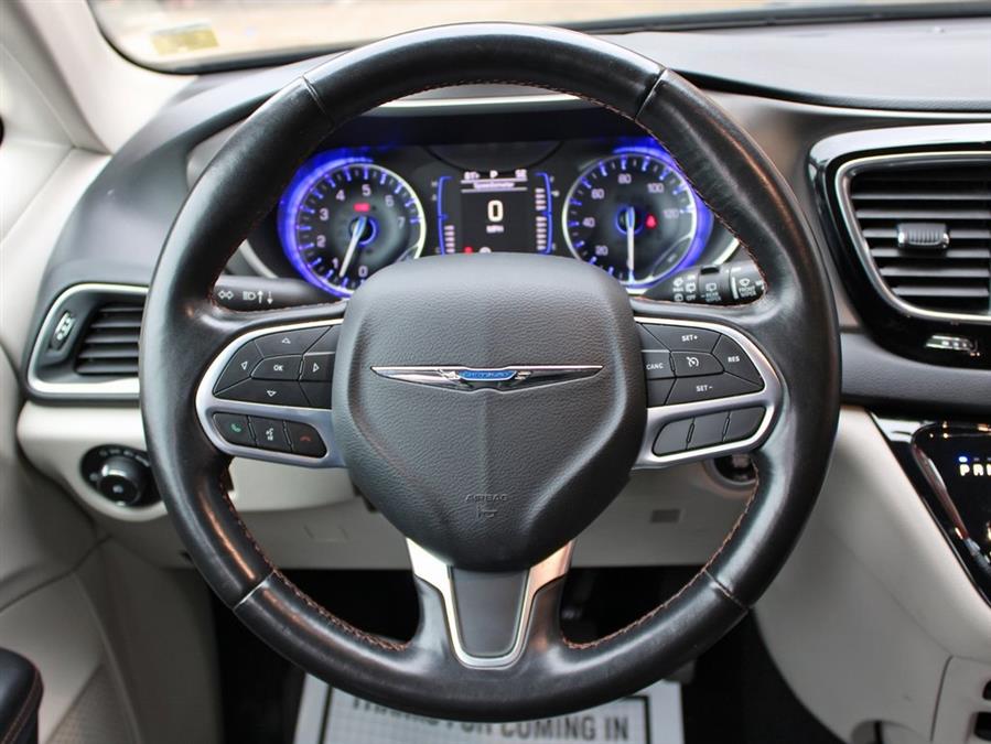 2020 Chrysler Pacifica Touring L, available for sale in Great Neck, New York | Auto Expo Ent Inc.. Great Neck, New York 2020 Chrysler Pacifica Touring L, available for sale in Great Neck, New York | Auto Expo Ent Inc.. Great Neck, New York