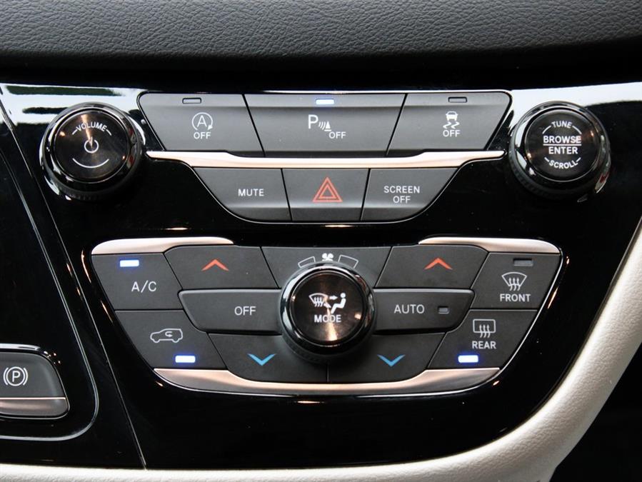 2020 Chrysler Pacifica Touring L, available for sale in Great Neck, New York | Auto Expo Ent Inc.. Great Neck, New York 2020 Chrysler Pacifica Touring L, available for sale in Great Neck, New York | Auto Expo Ent Inc.. Great Neck, New York