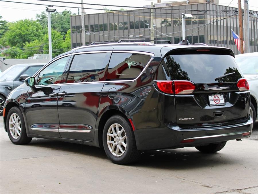 2020 Chrysler Pacifica Touring L, available for sale in Great Neck, New York | Auto Expo Ent Inc.. Great Neck, New York 2020 Chrysler Pacifica Touring L, available for sale in Great Neck, New York | Auto Expo Ent Inc.. Great Neck, New York