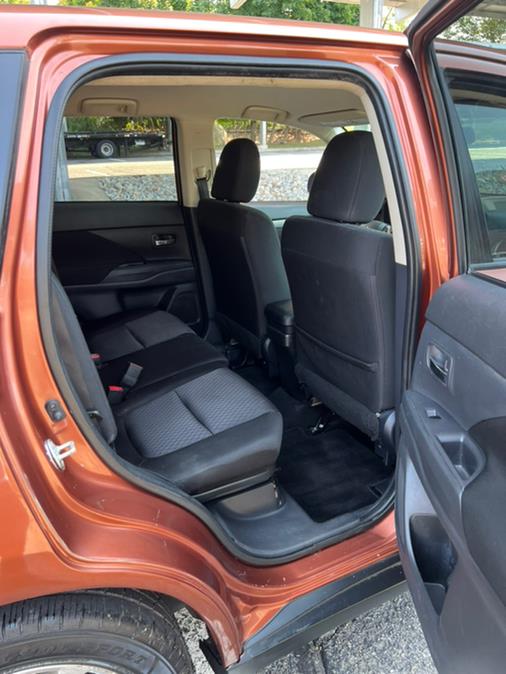 Used Mitsubishi Outlander 2WD 4dr SE 2014 | Mikes Auto Sales LLC. Garfield, New Jersey Used Mitsubishi Outlander 2WD 4dr SE 2014 | Mikes Auto Sales LLC. Garfield, New Jersey
