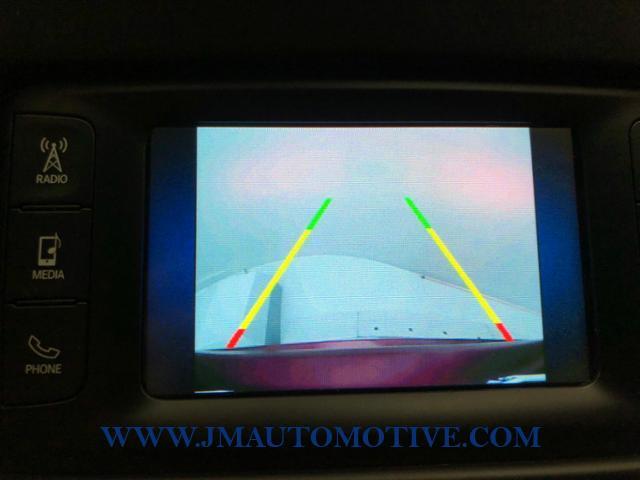 2015 Chrysler 200 4dr Sdn Limited FWD, available for sale in Naugatuck, Connecticut | J&M Automotive Sls&Svc LLC. Naugatuck, Connecticut 2015 Chrysler 200 4dr Sdn Limited FWD, available for sale in Naugatuck, Connecticut | J&M Automotive Sls&Svc LLC. Naugatuck, Connecticut