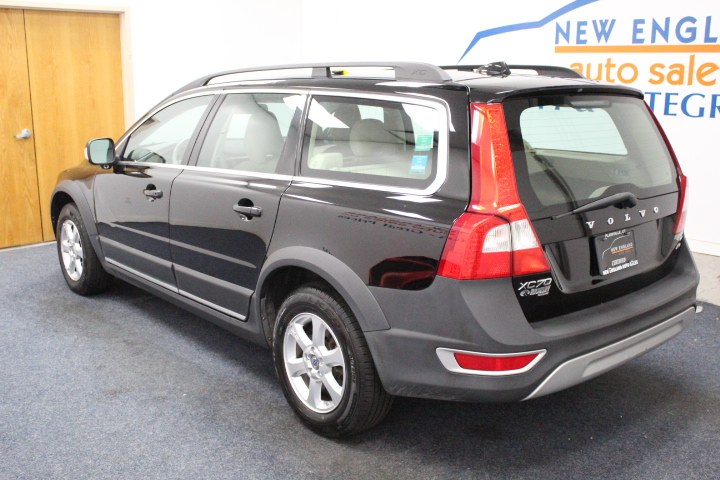 2010 Volvo XC70 4dr Wgn 3.2L w/Moonroof, available for sale in Plainville, Connecticut | New England Auto Sales LLC. Plainville, Connecticut 2010 Volvo XC70 4dr Wgn 3.2L w/Moonroof, available for sale in Plainville, Connecticut | New England Auto Sales LLC. Plainville, Connecticut