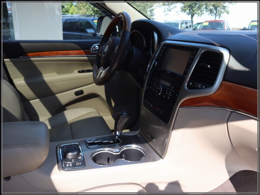 2011 Jeep Grand Cherokee 4WD 4dr Overland, available for sale in Huntington Station, New York | My Auto Inc.. Huntington Station, New York 2011 Jeep Grand Cherokee 4WD 4dr Overland, available for sale in Huntington Station, New York | My Auto Inc.. Huntington Station, New York