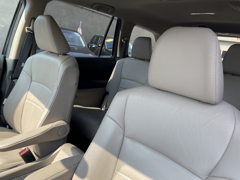 Used Honda Pilot EX-L AWD 2017 | Union Street Auto Sales. West Springfield, Massachusetts Used Honda Pilot EX-L AWD 2017 | Union Street Auto Sales. West Springfield, Massachusetts